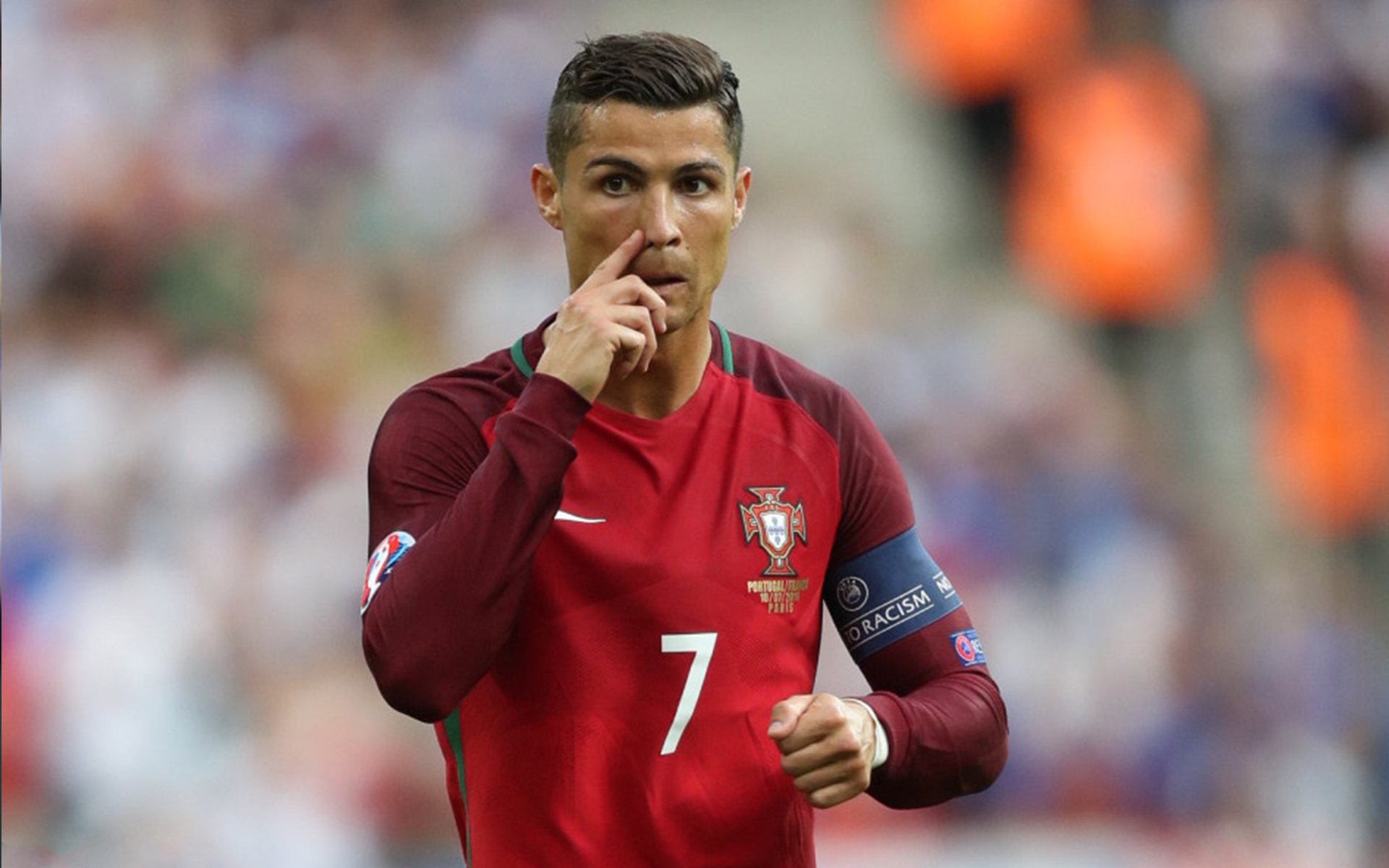 接力战术灵活，团队配合紧密，接力赛团队精神